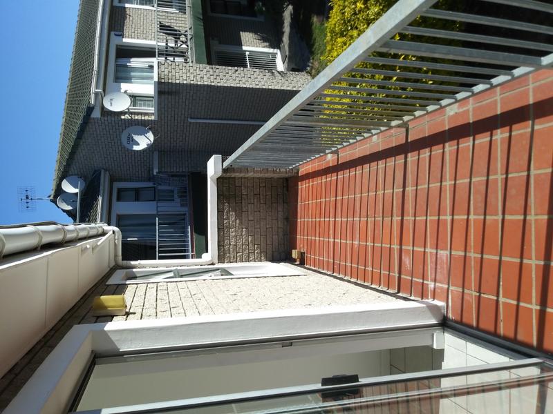 To Let 2 Bedroom Property for Rent in Oakglen Western Cape